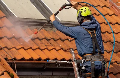 Démoussage et hydrofuge de toiture à Velet